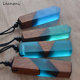 Vintage men woman fashionable wood resin necklace pendant