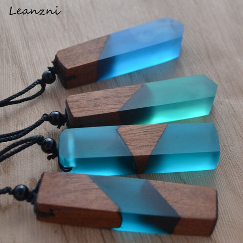 Vintage men woman fashionable wood resin necklace pendant