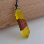 Vintage men woman fashionable wood resin necklace pendant