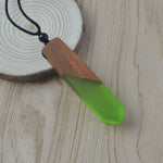 Vintage men woman fashionable wood resin necklace pendant