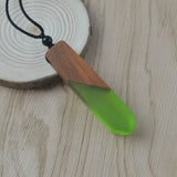 Vintage men woman fashionable wood resin necklace pendant
