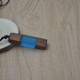 Vintage men woman fashionable wood resin necklace pendant