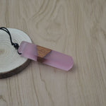 Vintage men woman fashionable wood resin necklace pendant