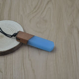 Vintage men woman fashionable wood resin necklace pendant